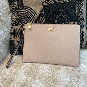 Michael Kors light pink clutch